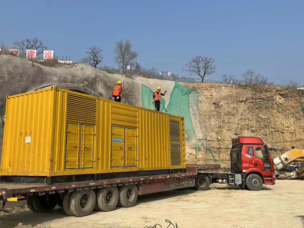 金平发电机租赁如何根据测试结果判断机油泵的工作状态是否正常？